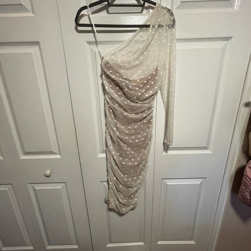 One shoulder white fox dress - Picture 5 of 6
